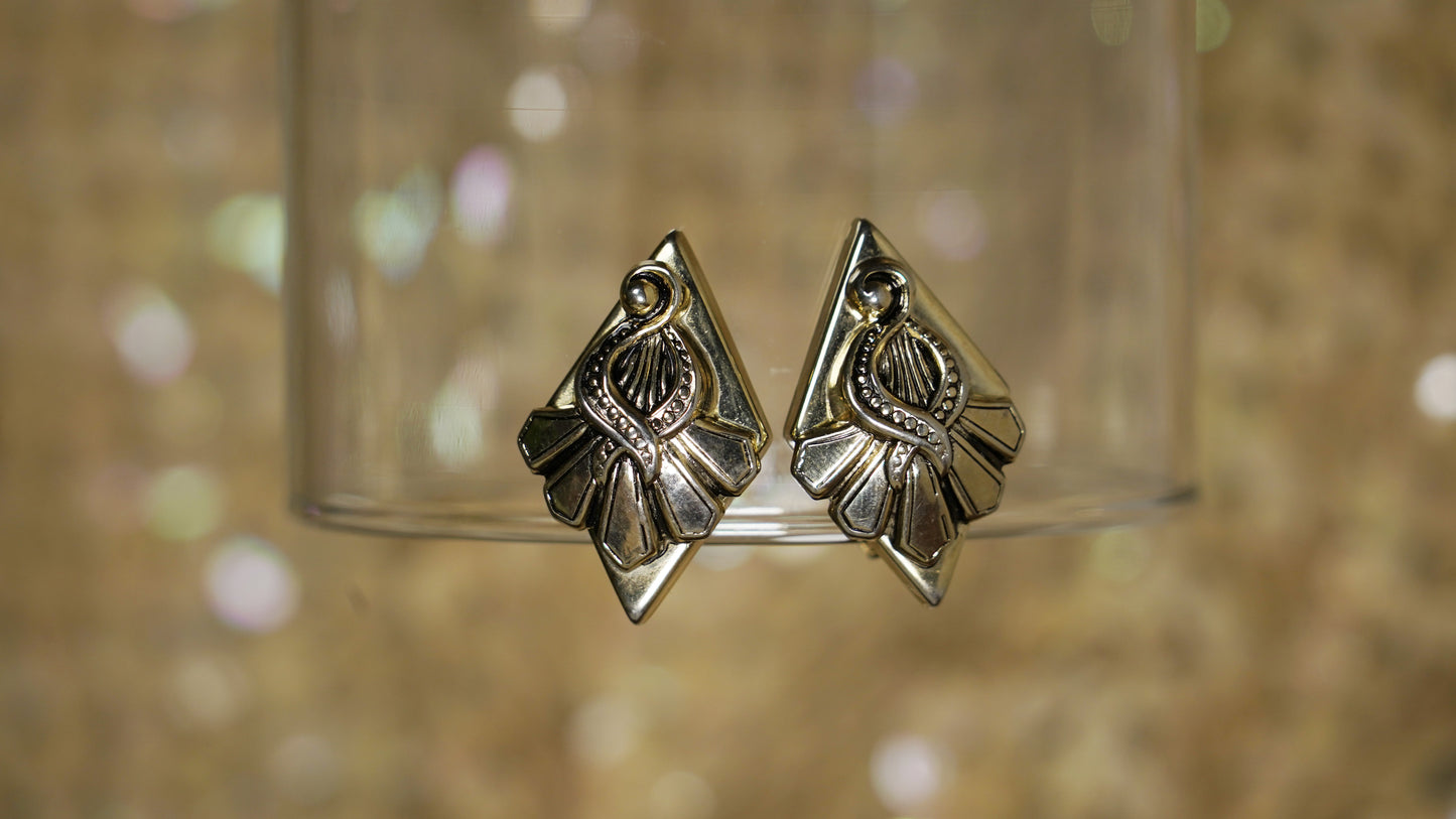 Lightweight gold tone fan earrings