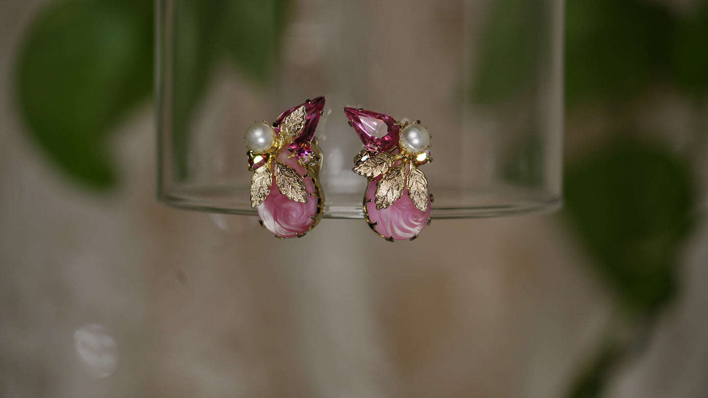 Pink roses with golden leaves earrings
